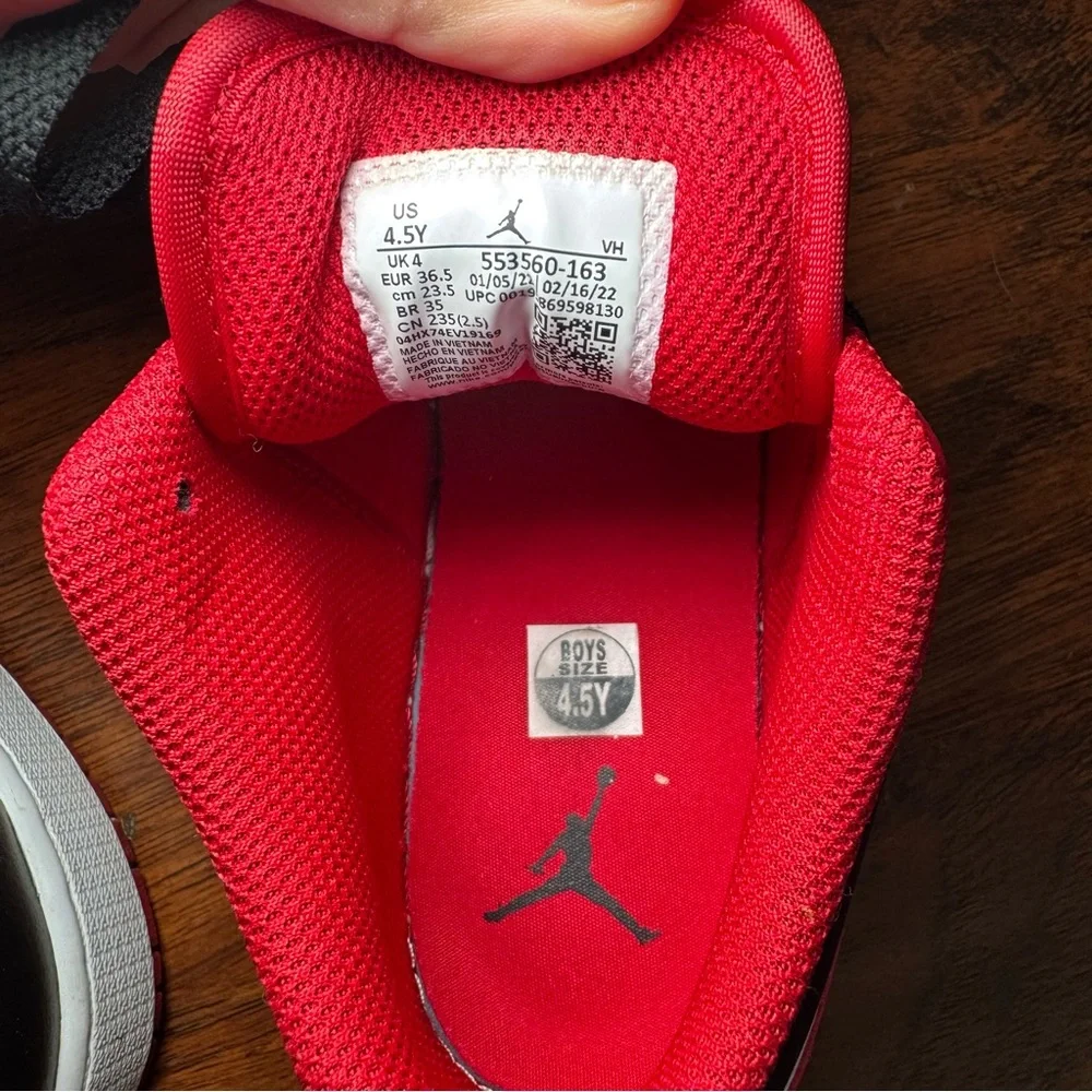 Nike Air Jordan 1 Low‎ 553560-163 Boys Sneakers Red White Black Size 4.5Y